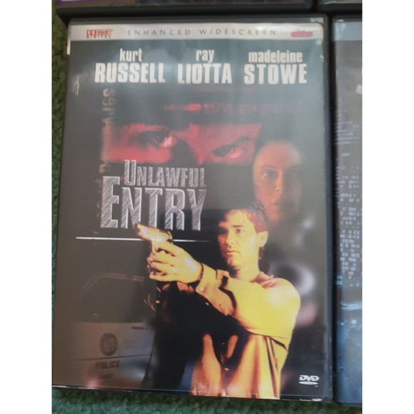 Lot of 8 DVDS classic/action mixed genres - Picture 7 of 9